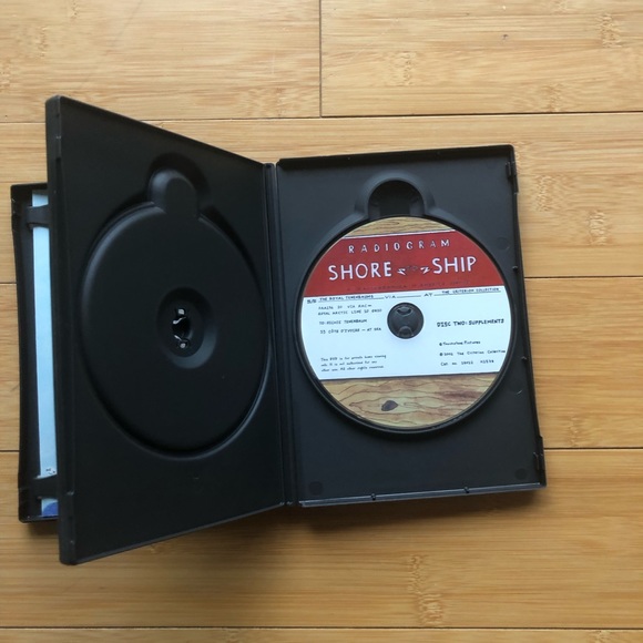 The Royal Tenenbaums - 2 DVD set - Picture 3 of 4